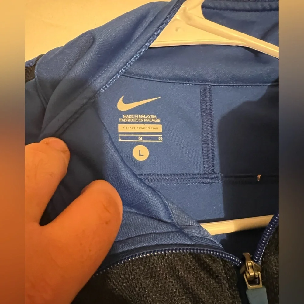 Nike Blue and Black Windbreaker Jacket - Picture 2 of 3